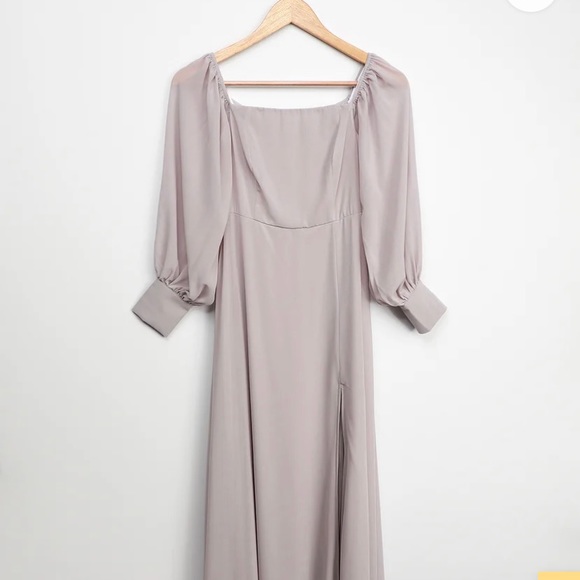 Beautiful off the shoulder sleeved dress - Picture 2 of 4